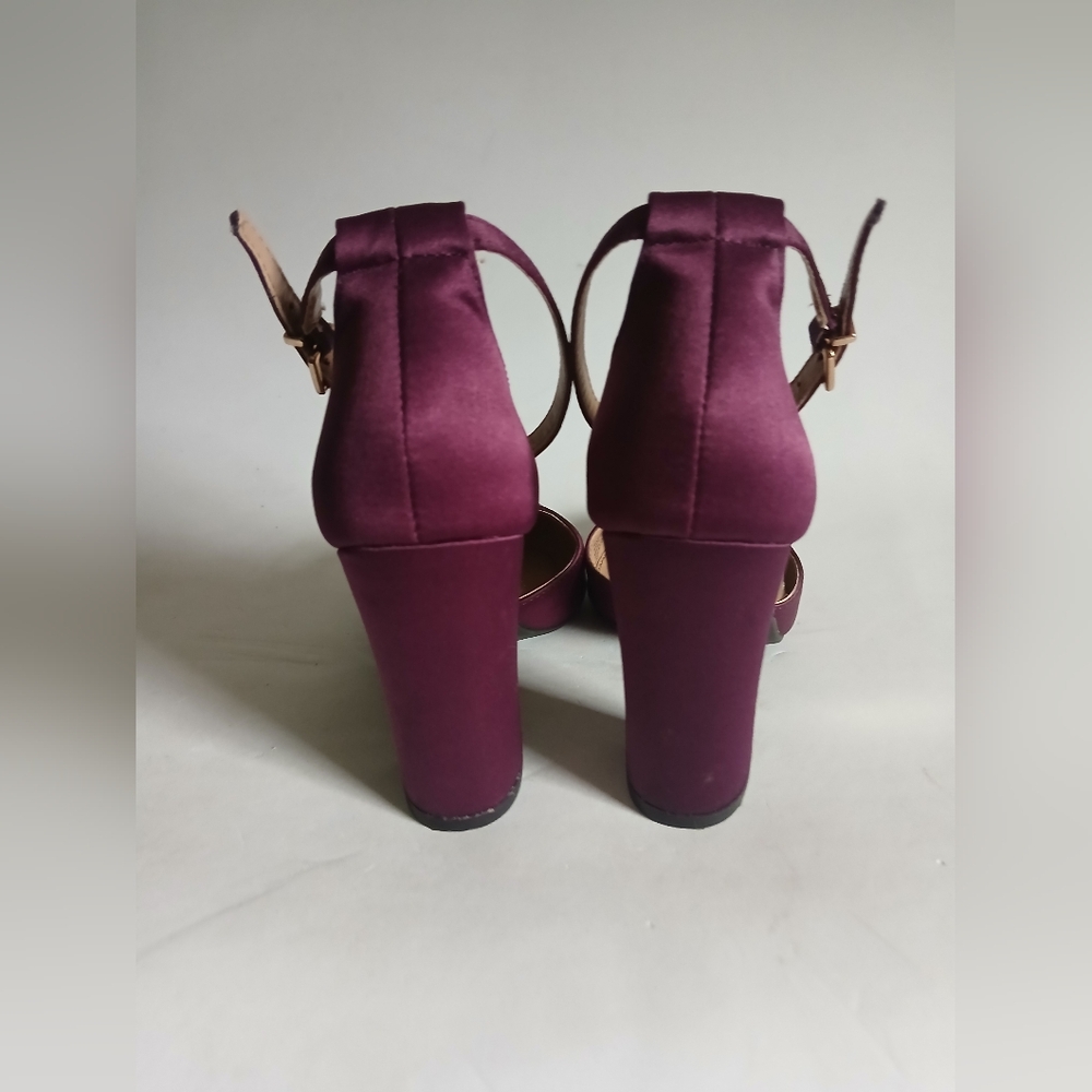 Women's A New Day burgundy fabric ankle strap heeled shoes Sz7M thick heel - Picture 4 of 16